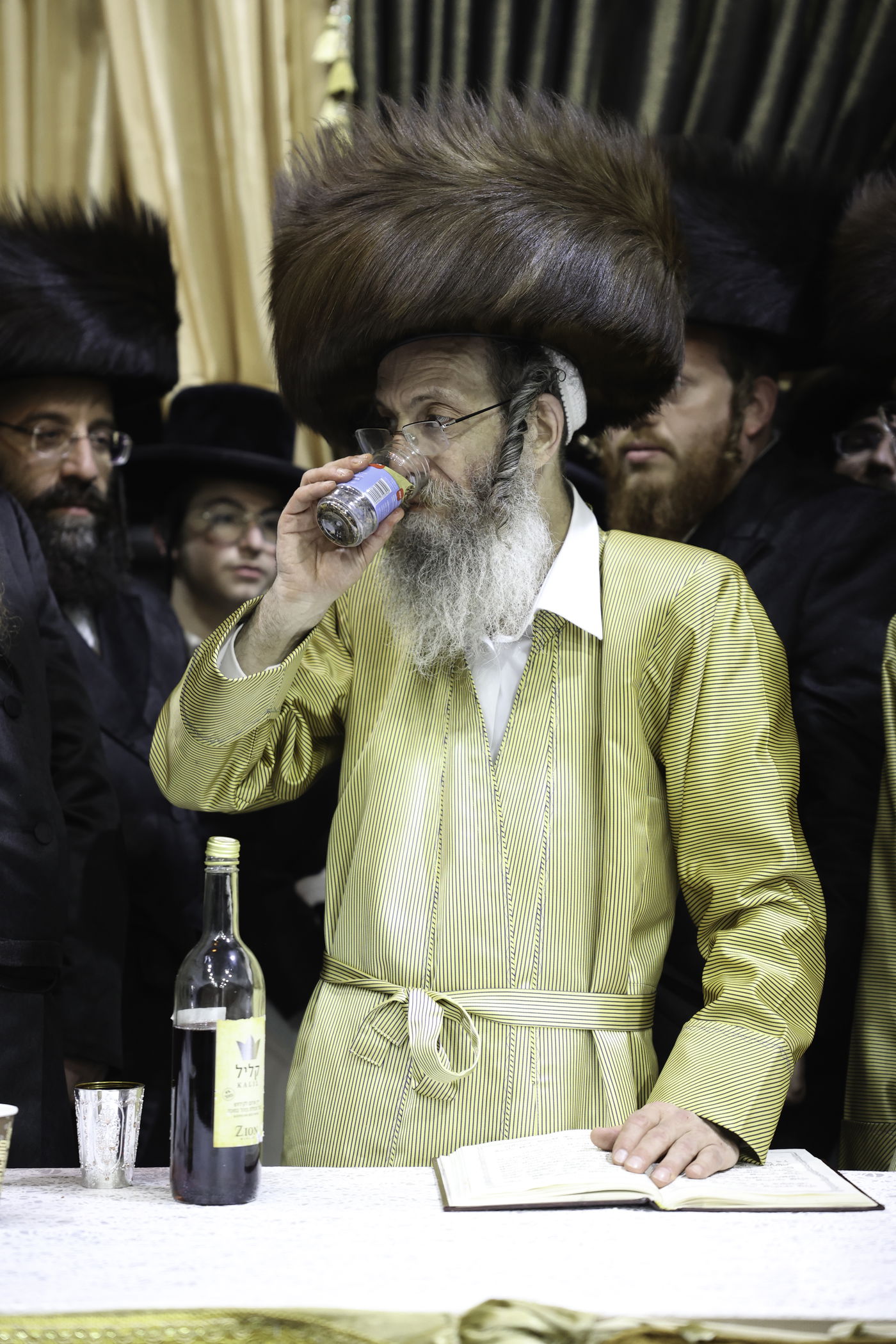 שבת אופרוף לבן המשפיע הגה"צ רבי אלימלך בידרמן | צפו