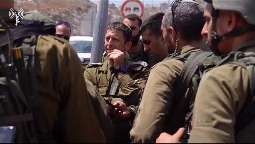 תיעוד של כוחות צה"ל ומפקדי אוגדת יהודה ושומרון מזירת הפיגוע, סמוך לכביש 60 