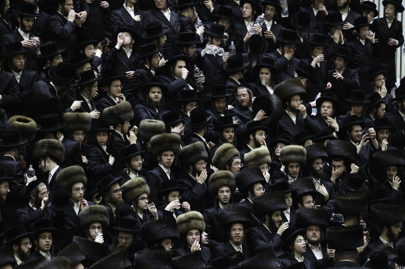 תיעוד ענק: אלפים בחתונת בן המשפיע רבי מיילך בידרמן