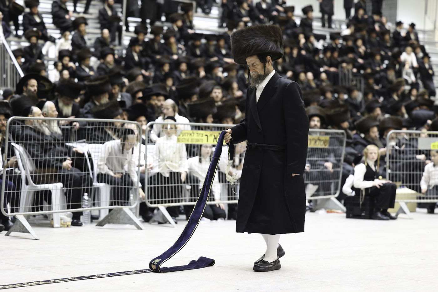 תיעוד ענק: אלפים בחתונת בן המשפיע רבי מיילך בידרמן