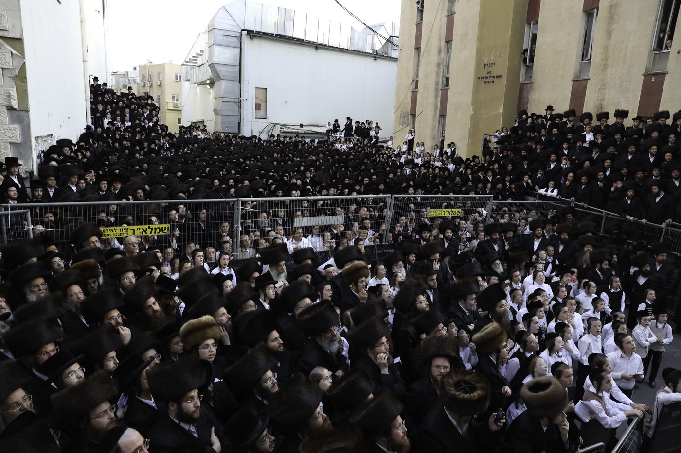 תיעוד ענק: אלפים בחתונת בן המשפיע רבי מיילך בידרמן