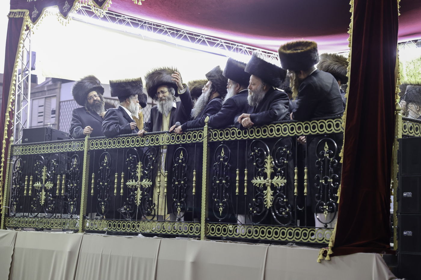 תיעוד ענק: אלפים בחתונת בן המשפיע רבי מיילך בידרמן