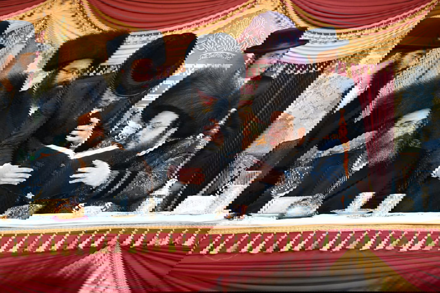 מעמד הכנסת ספר תורה לבית המדרש הגדול שומרי אמונים