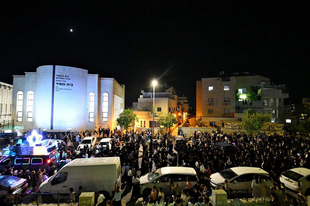 ביתר עילית חגגה בהכנסת ס"ת לביהמ"ד מטרסדורף | תיעוד