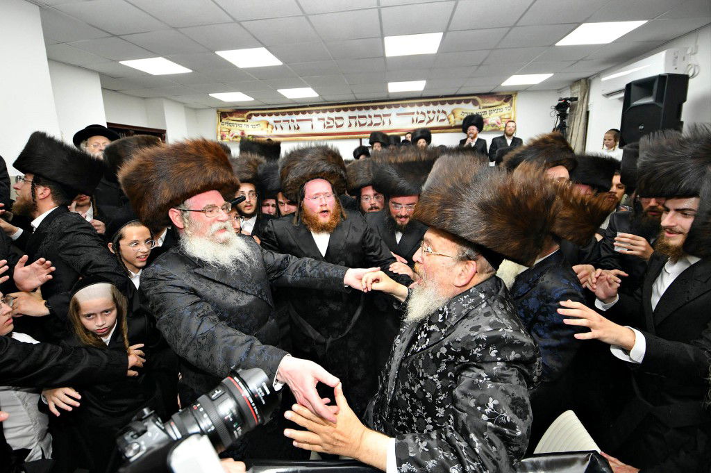 ביתר עילית חגגה בהכנסת ס"ת לביהמ"ד מטרסדורף | תיעוד