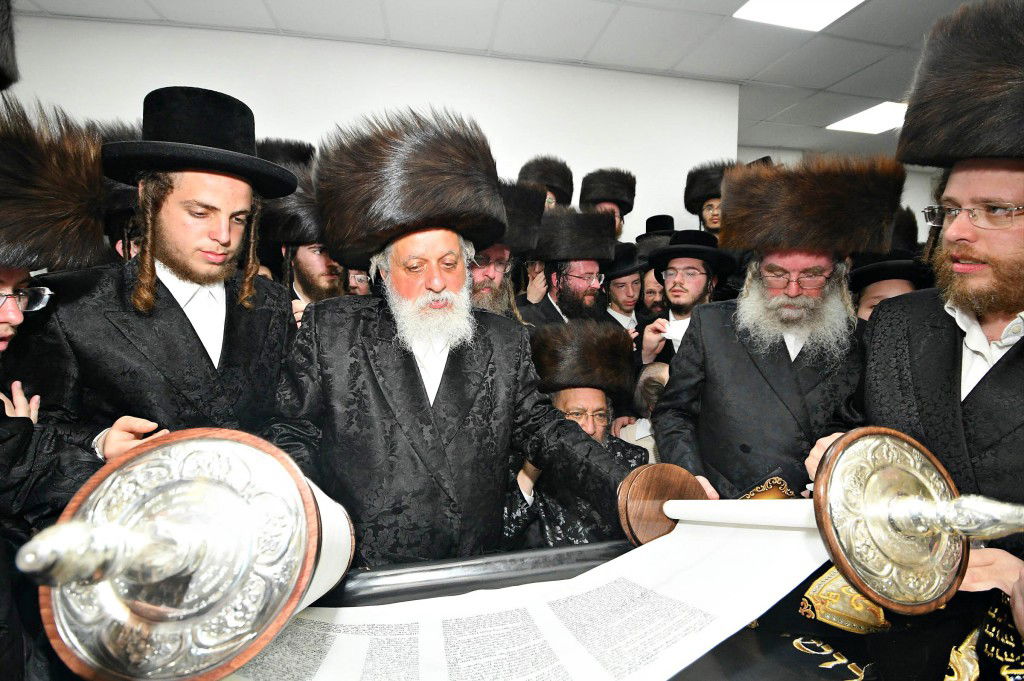 ביתר עילית חגגה בהכנסת ס"ת לביהמ"ד מטרסדורף | תיעוד