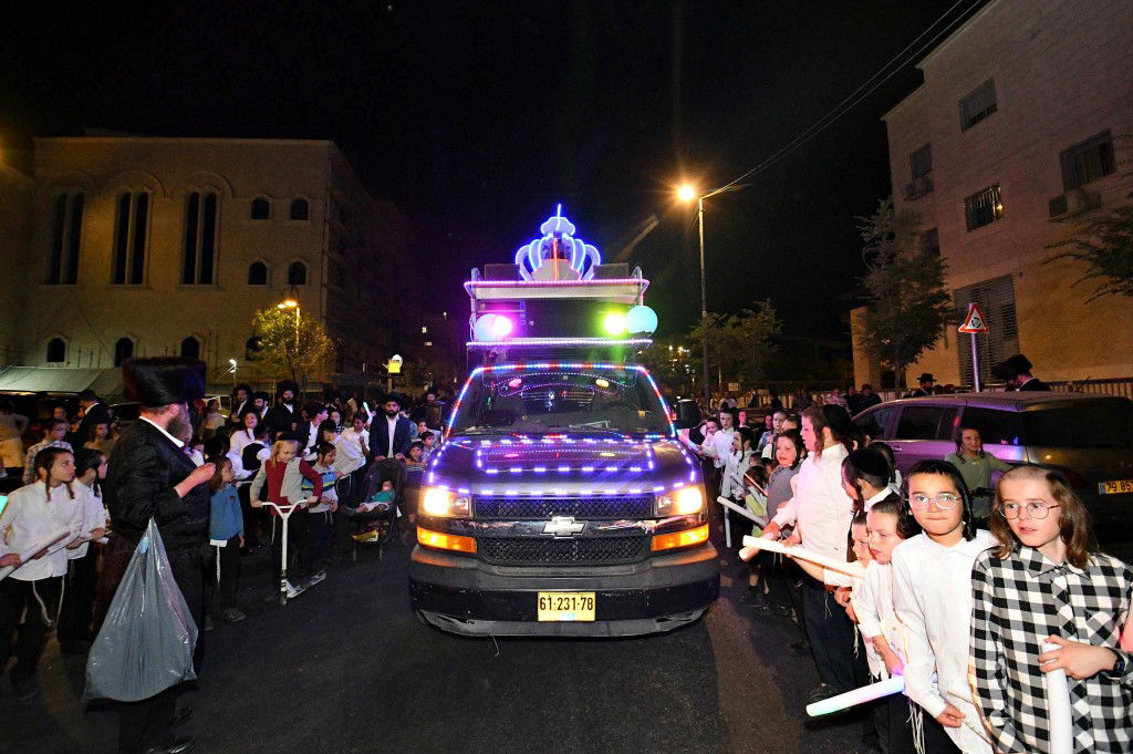 ביתר עילית חגגה בהכנסת ס"ת לביהמ"ד מטרסדורף | תיעוד