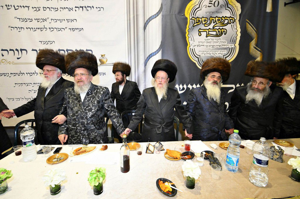 ביתר עילית חגגה בהכנסת ס"ת לביהמ"ד מטרסדורף | תיעוד