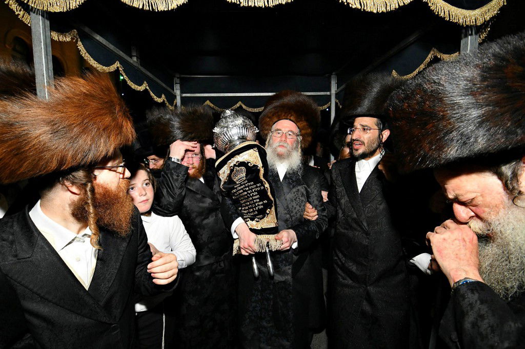 ביתר עילית חגגה בהכנסת ס"ת לביהמ"ד מטרסדורף | תיעוד