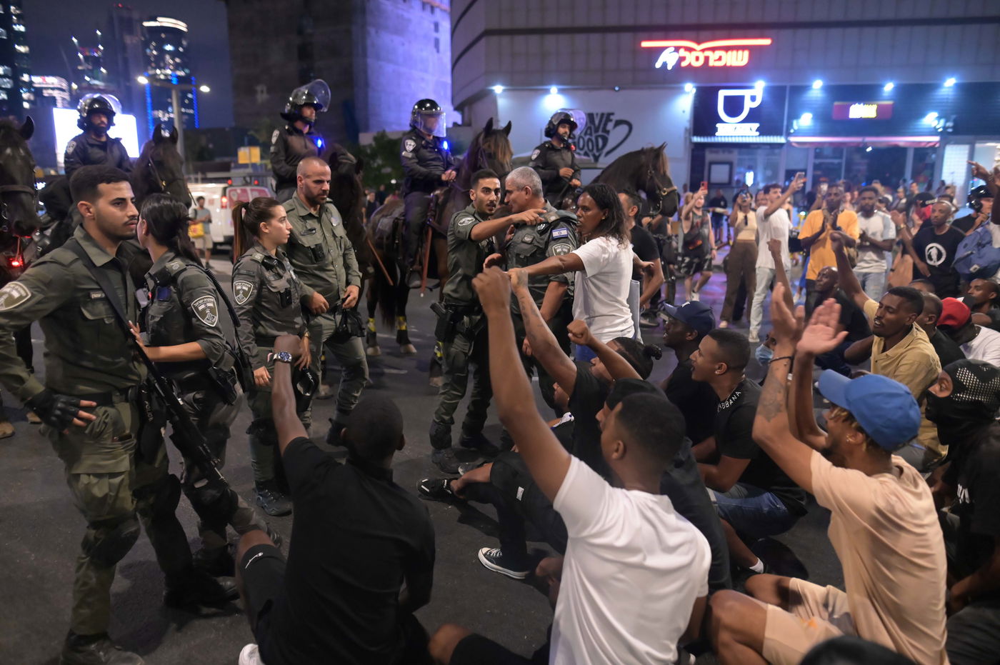 תיעוד מסכם מהפגנת 'צדק לרפאל': שוטרים נפצעו, 8 עצורים