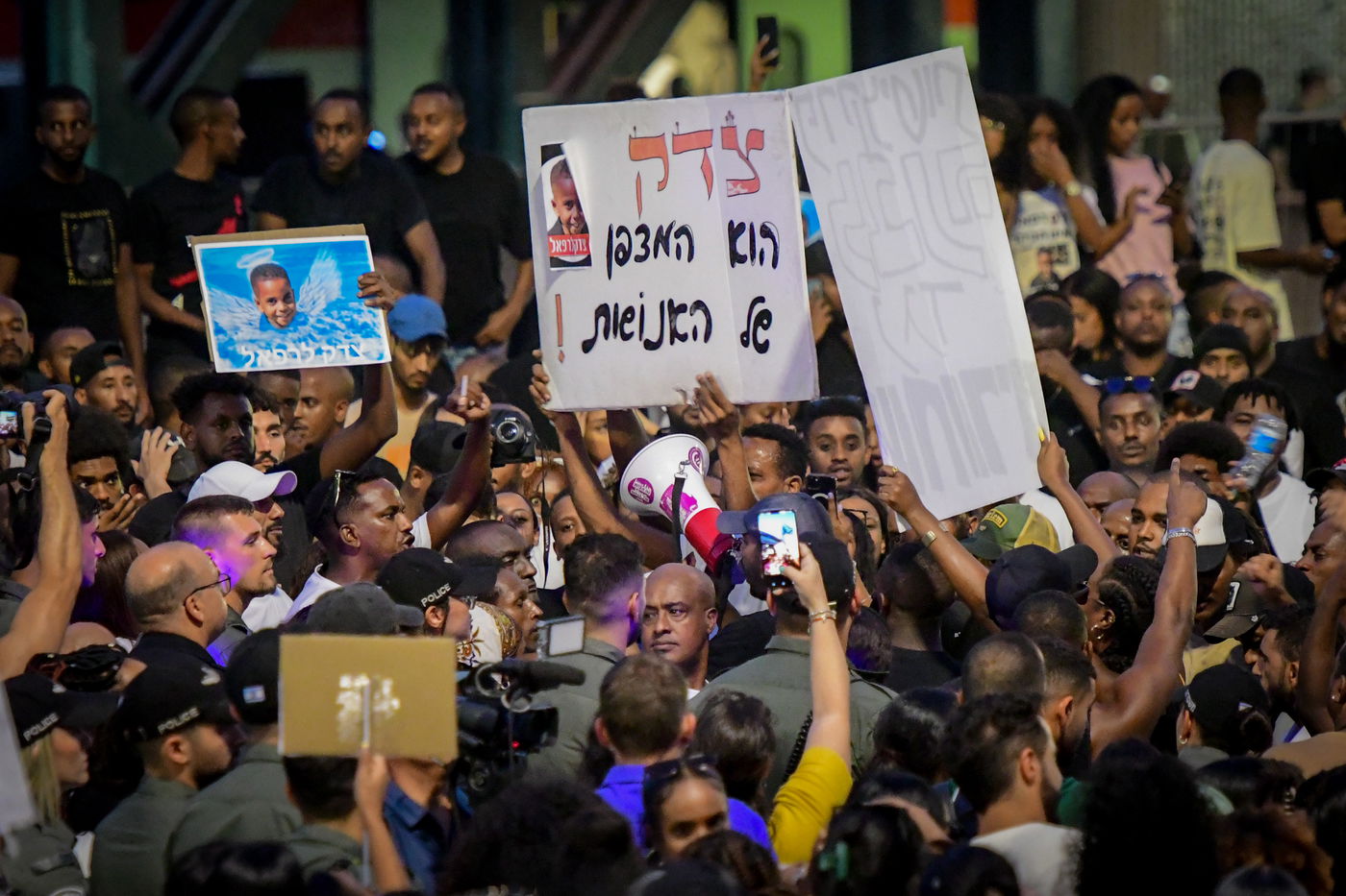 תיעוד מסכם מהפגנת 'צדק לרפאל': שוטרים נפצעו, 8 עצורים