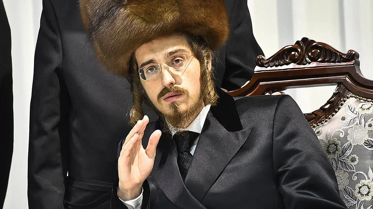 האדמו"ר מסאדיגורה יתייצב בבית המשפט? שורה ארוכה של דיינים ב"מחאה נמרצת"