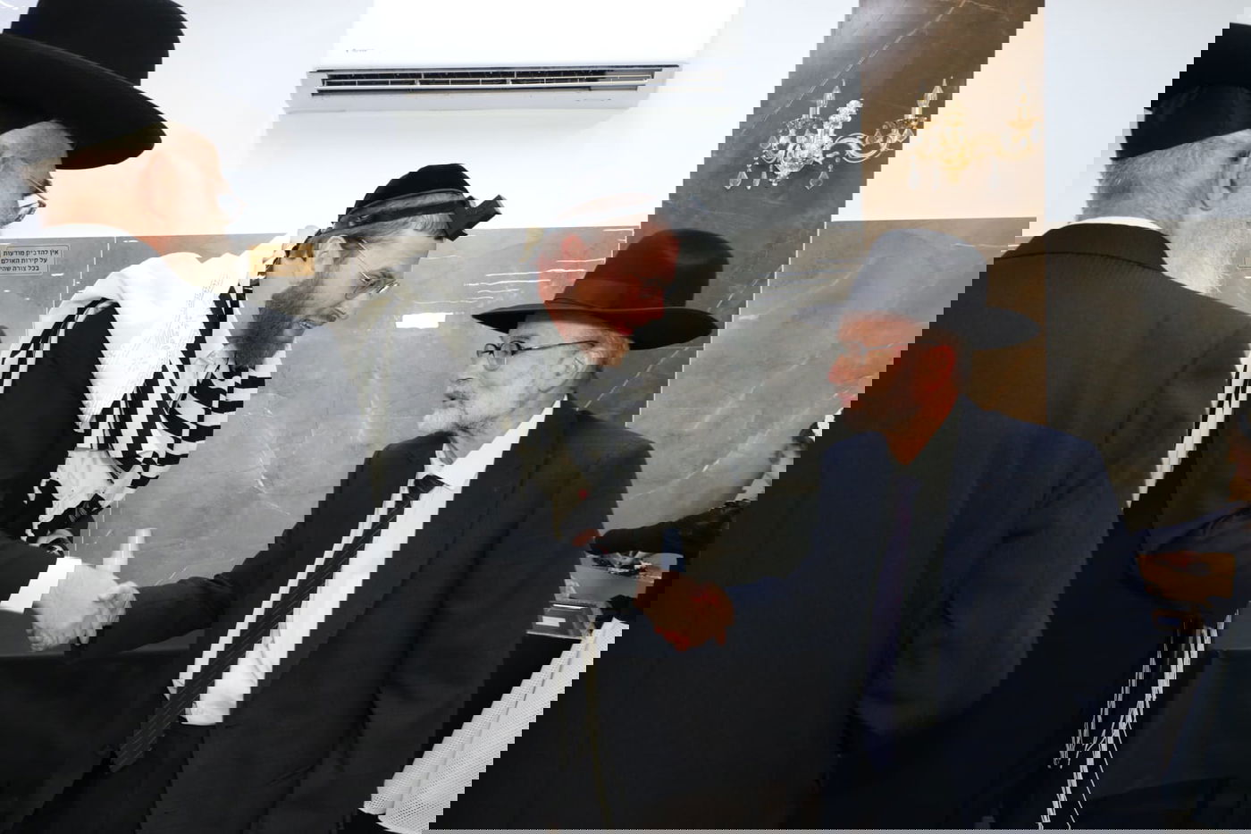 בראשות גדולי ישראל: ברית לבן נאמן ביתו ונכד הגר"ד לנדו