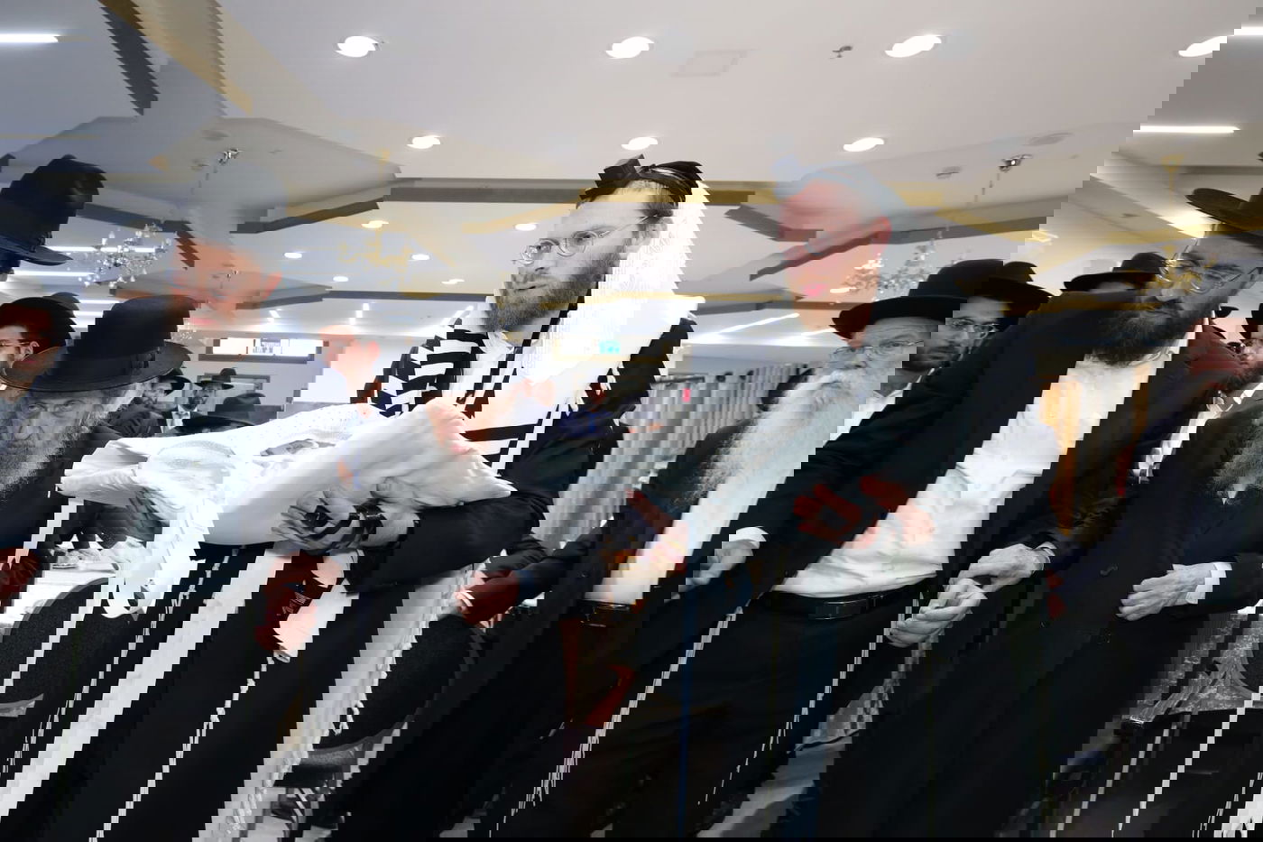 בראשות גדולי ישראל: ברית לבן נאמן ביתו ונכד הגר"ד לנדו