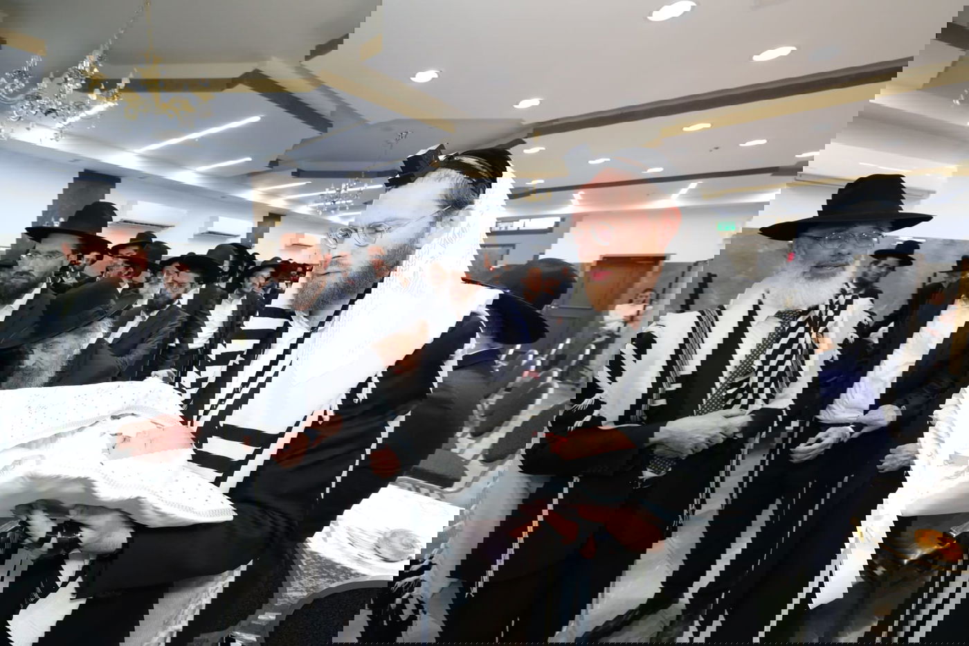 בראשות גדולי ישראל: ברית לבן נאמן ביתו ונכד הגר"ד לנדו