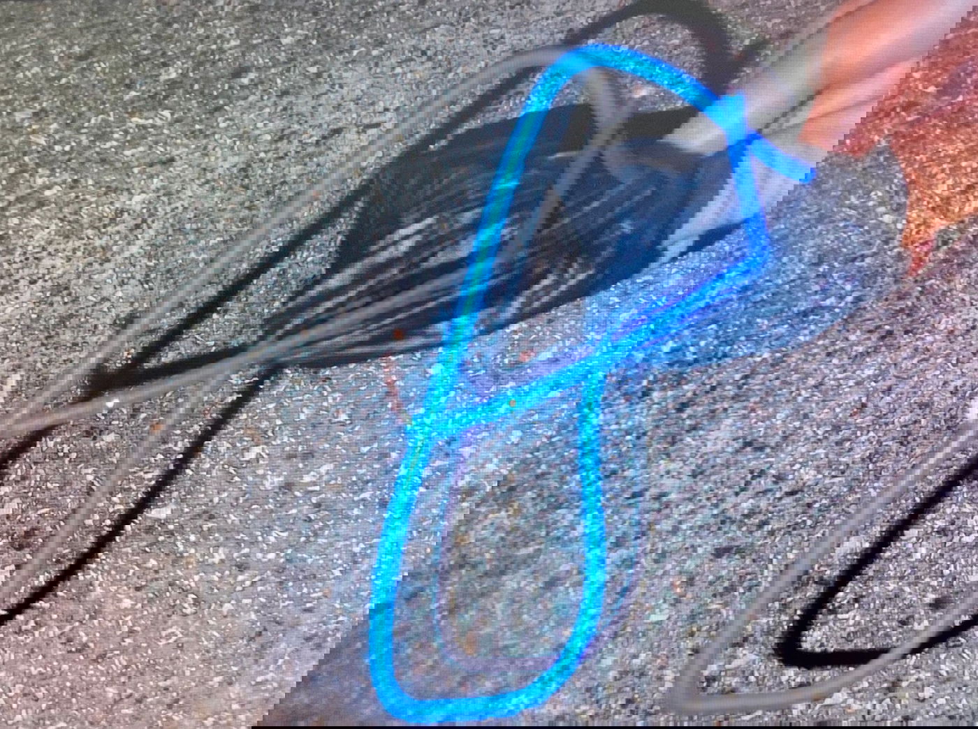 חוט הברזל עמו עפ"י החשד השתמש החשוד לגניבת התכשיטים