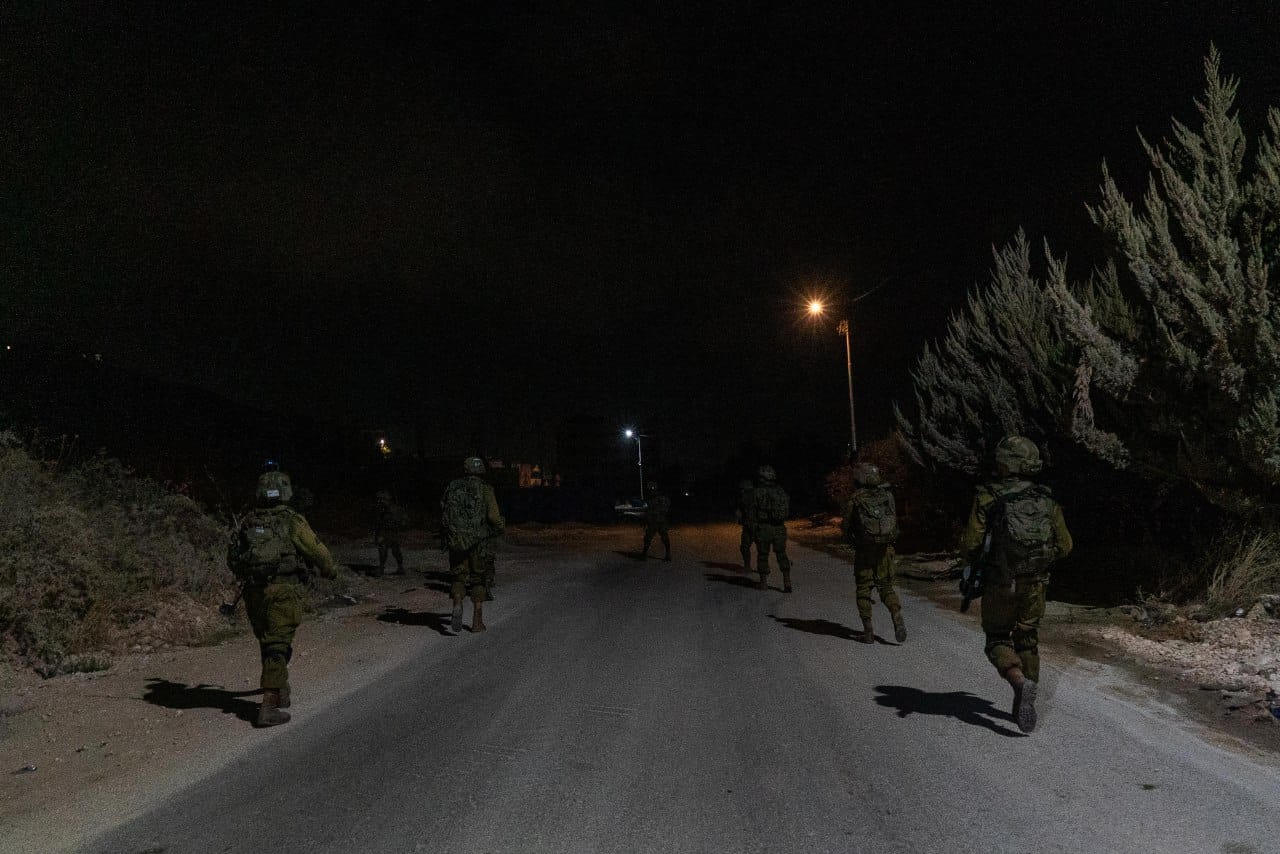 תחת יידוי אבנים: 16 מבוקשים נעצרו ביהודה ושומרון | תיעוד