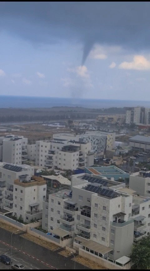  נד המים בים כפי שצולם מטירת הכרמל