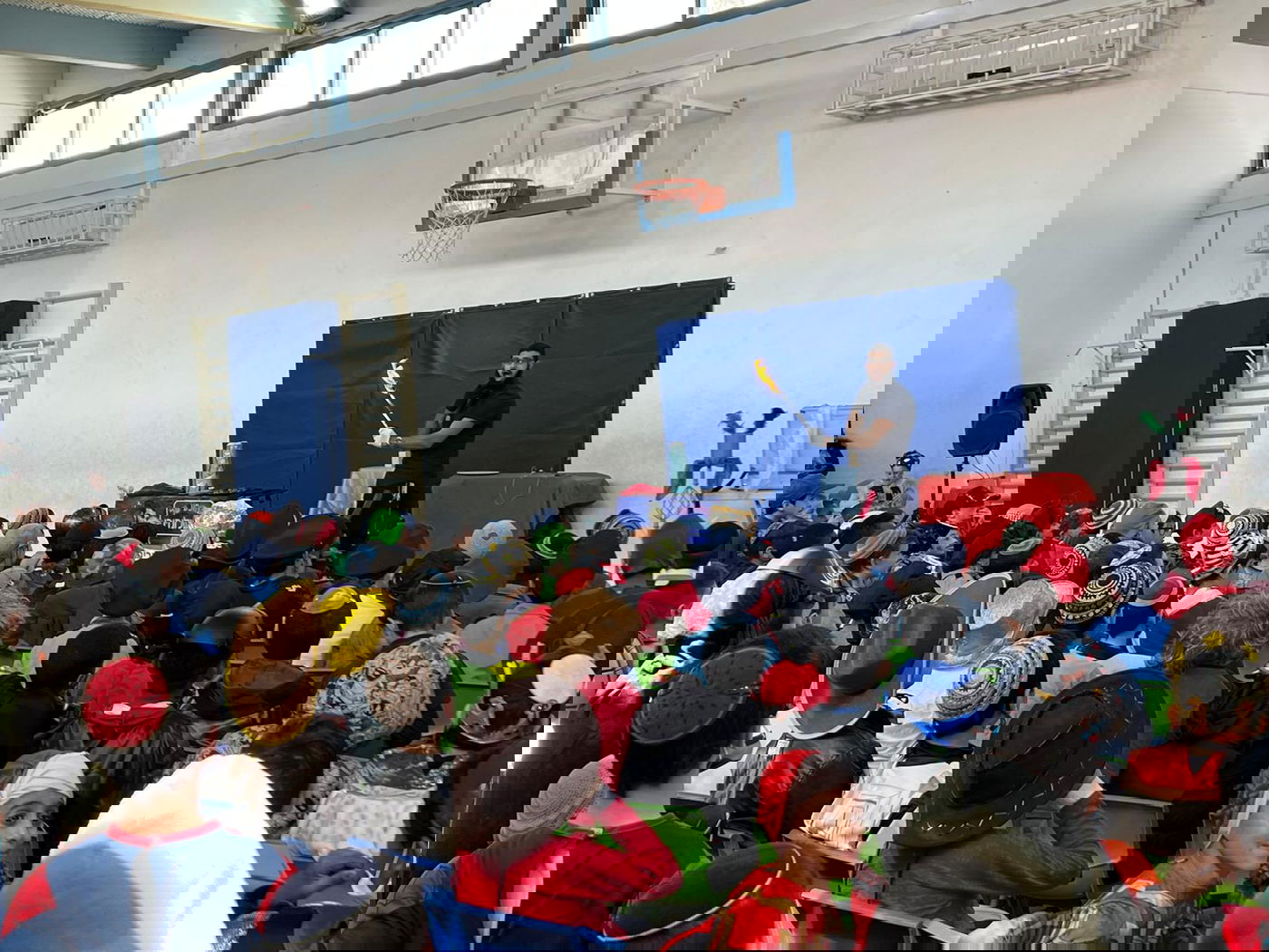 הקוסם החרדי מגלה מדוע בכל מופע הוא חושף קסמים ואיך הוא הרדים ילד - בלי קסם