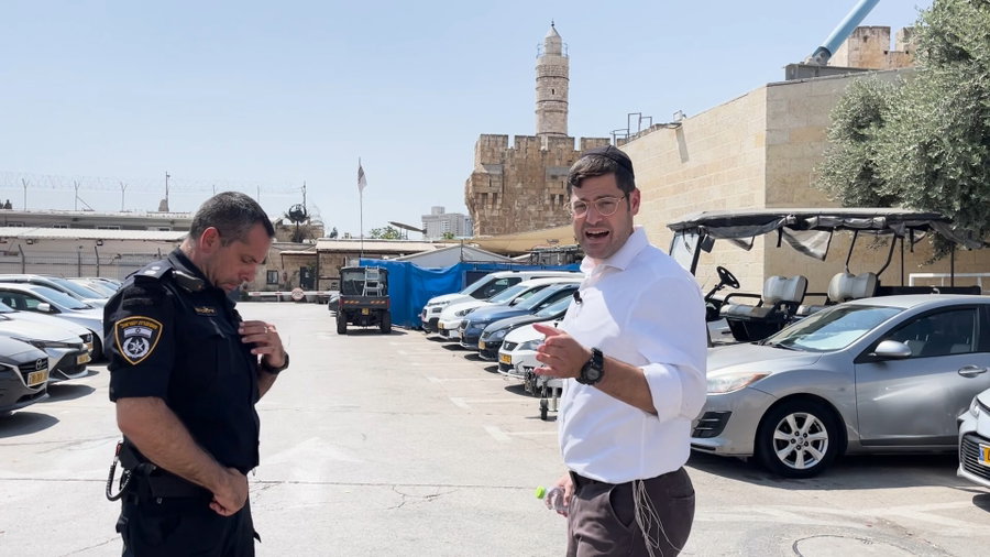 הסיור והריאיון עם מפקד המקומות הקדושים