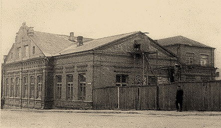 בניין ישיבת טלז, בעיר טלז