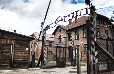 הכניסה למחנה אושוויץ 