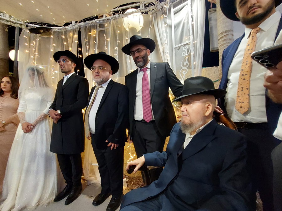נכדו של הגר"מ מאזוז התחתן, ראש הישיבה כובד בסידור חופה