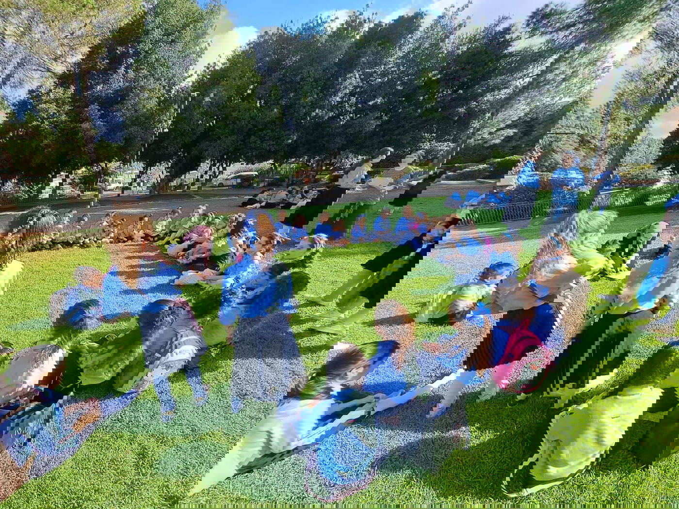 הילדות בגינה