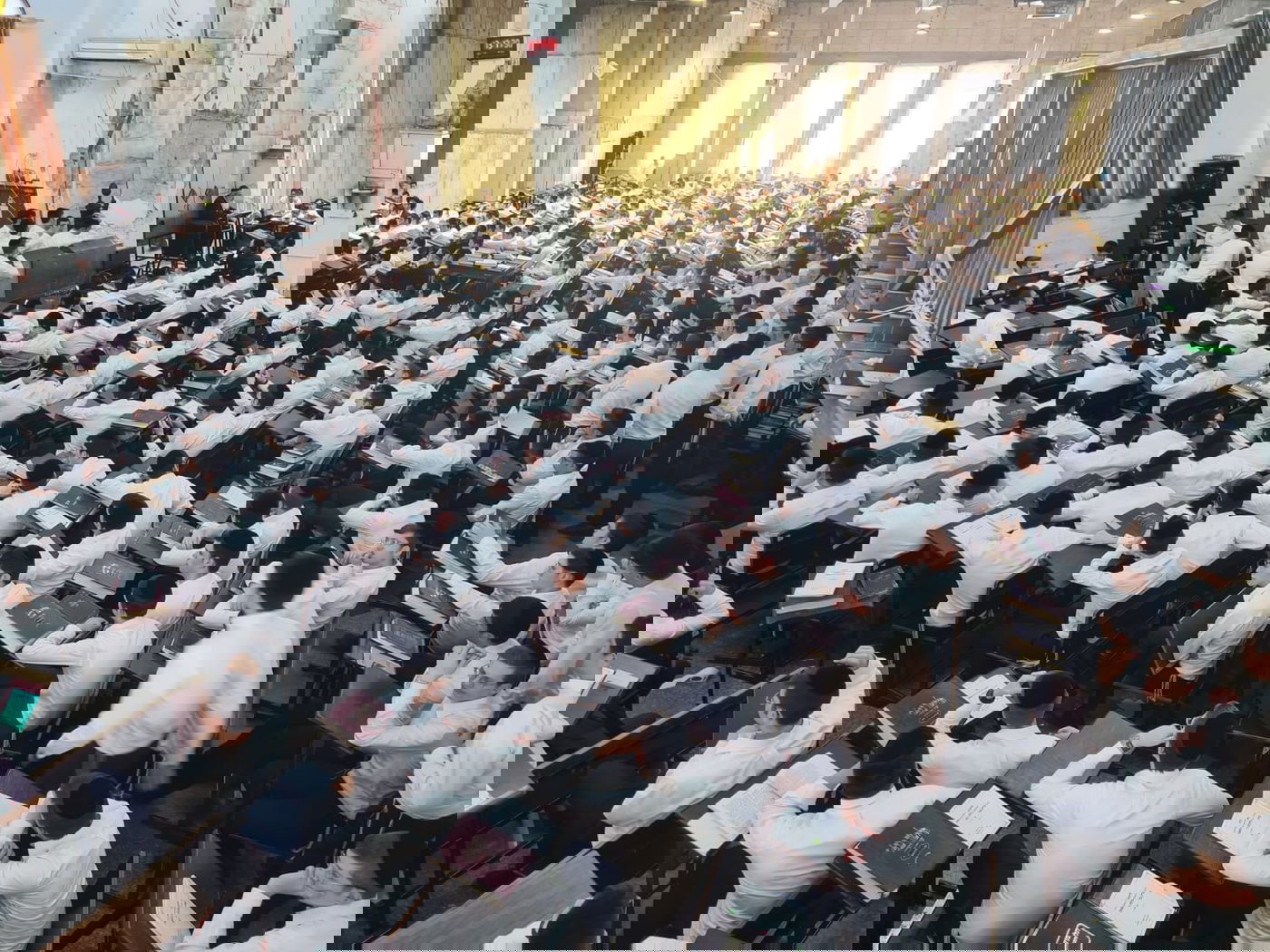 ראש הישיבה רבי ברוך ויסבקר בהיכל הישיבה