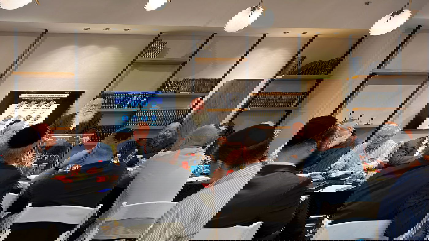 יצחק גולדקנופף בכנס