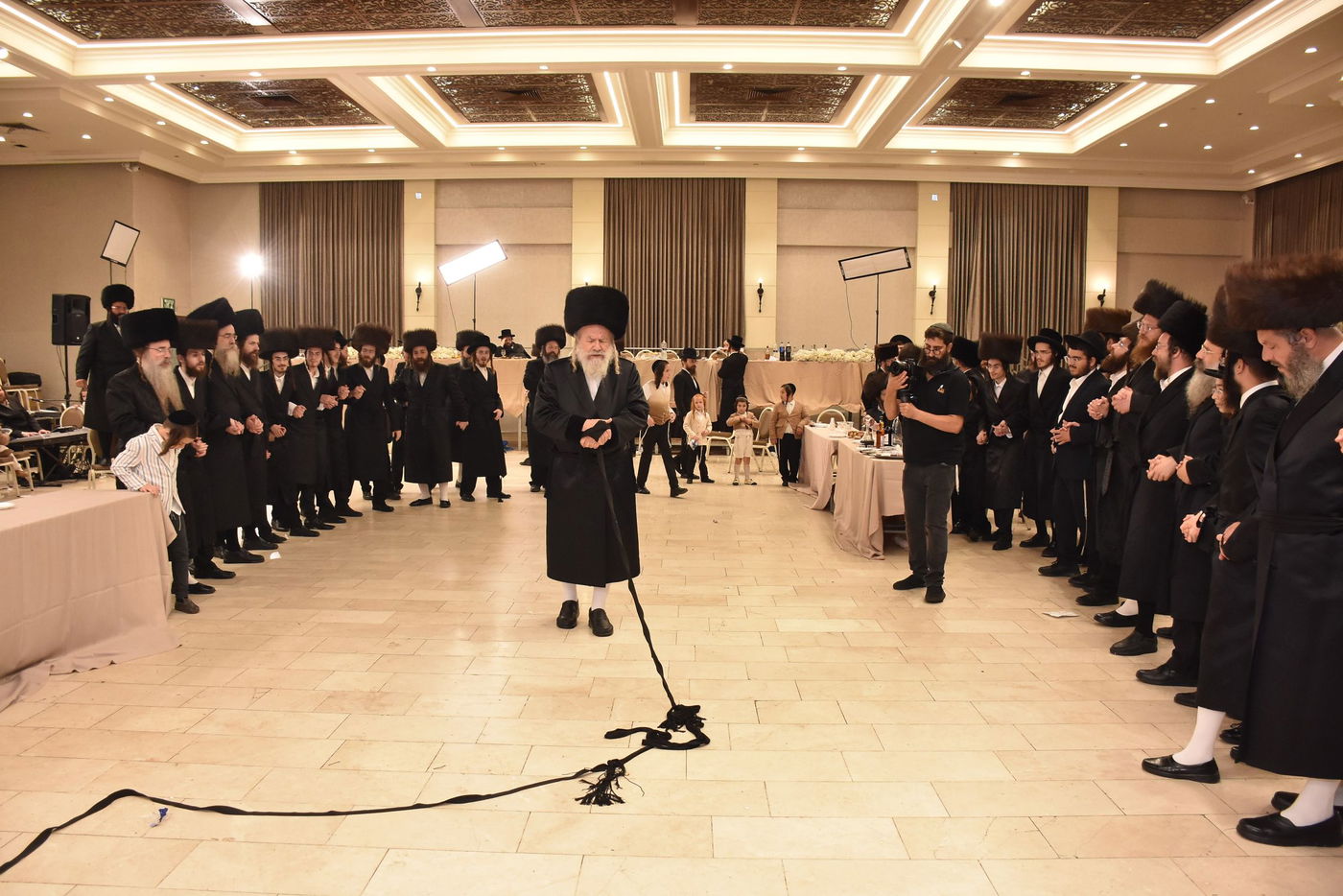 שמחת החתונה בבית גאב"ד יבניאל - אשלג - טולנא