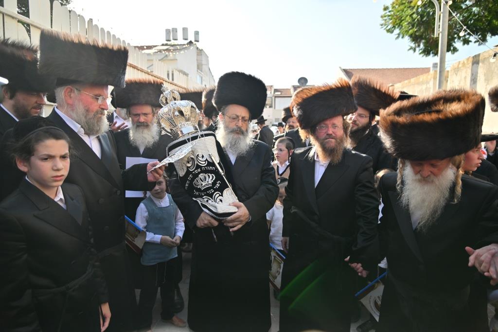 מעמד הכנסת ס"ת לישיבת אוהבי תורה באשדוד