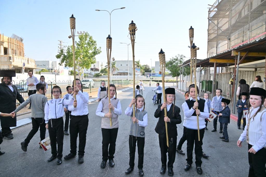 מעמד הכנסת ס"ת לישיבת אוהבי תורה באשדוד