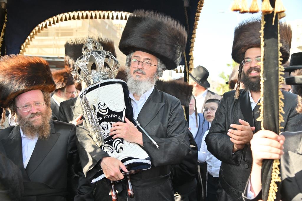 מעמד הכנסת ס"ת לישיבת אוהבי תורה באשדוד