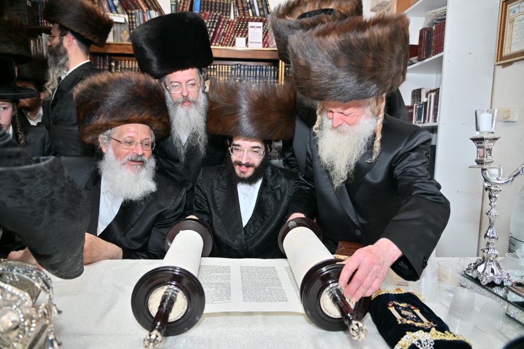 מעמד הכנסת ס"ת לישיבת אוהבי תורה באשדוד