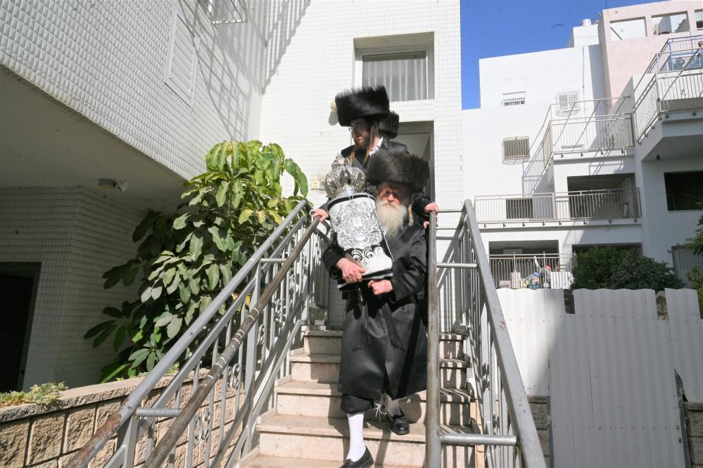 מעמד הכנסת ס"ת לישיבת אוהבי תורה באשדוד