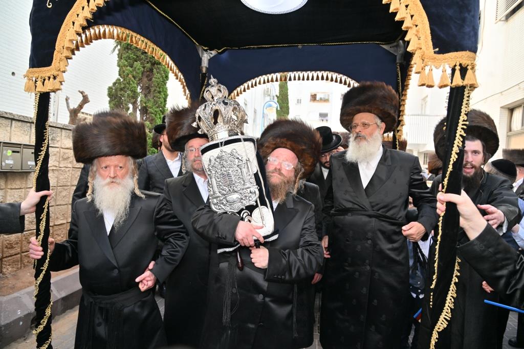 מעמד הכנסת ס"ת לישיבת אוהבי תורה באשדוד