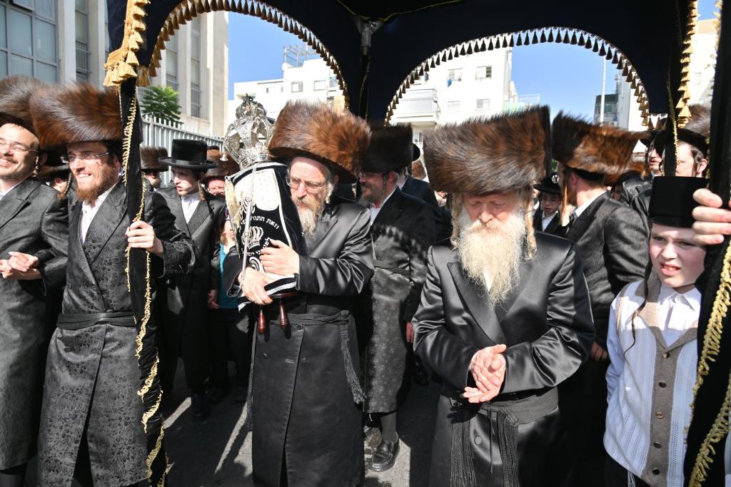 מעמד הכנסת ס"ת לישיבת אוהבי תורה באשדוד