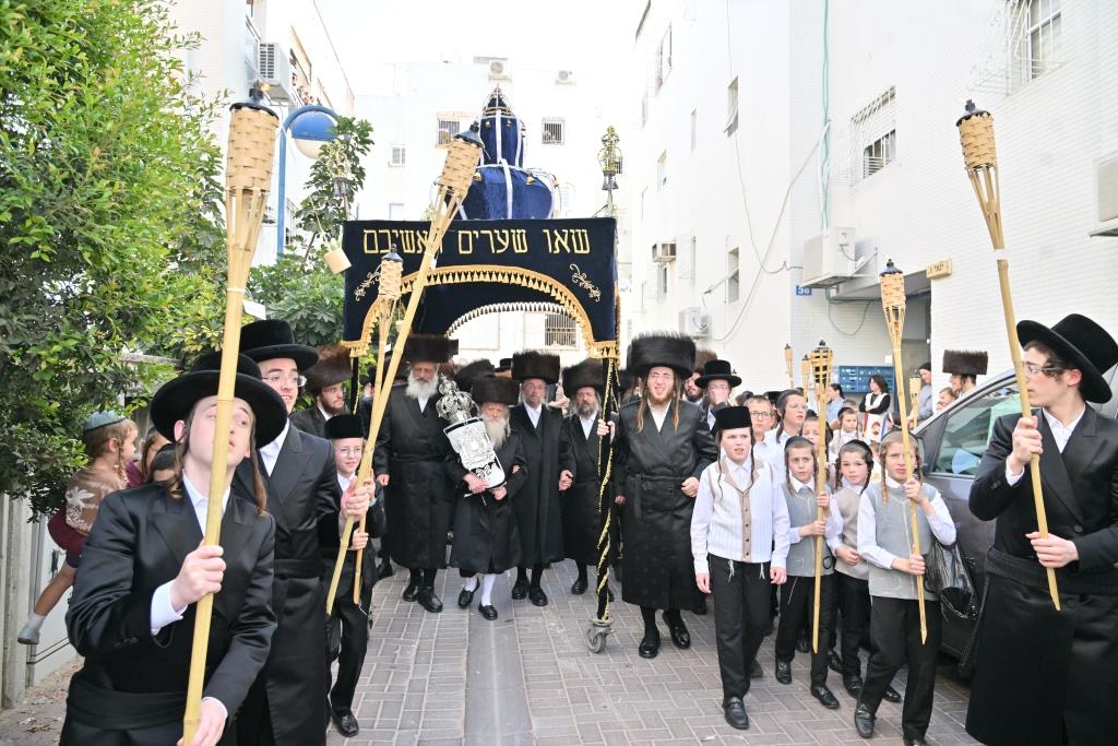 מעמד הכנסת ס"ת לישיבת אוהבי תורה באשדוד