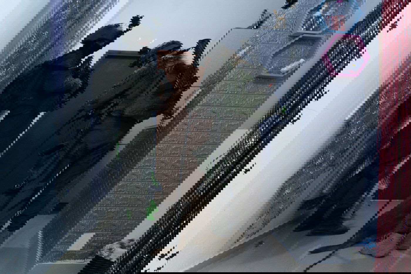 כוחות הביטחון עצרו מבוקשים והשמידו מטענים | תיעוד