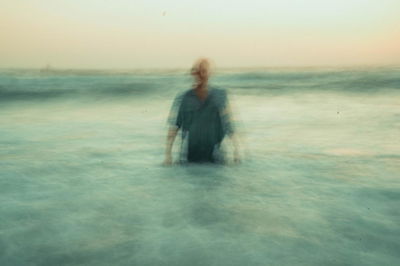 נחמן אדמקר בסינגל חדש: "חזקנו"