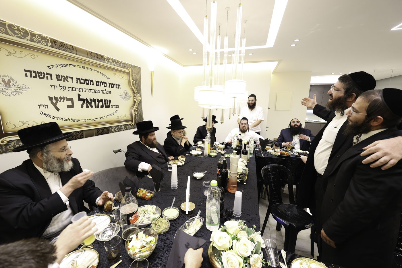 שמוליק כץ חגג סיום מסכת עם אוהדיו ומקורביו | צפו בתיעוד