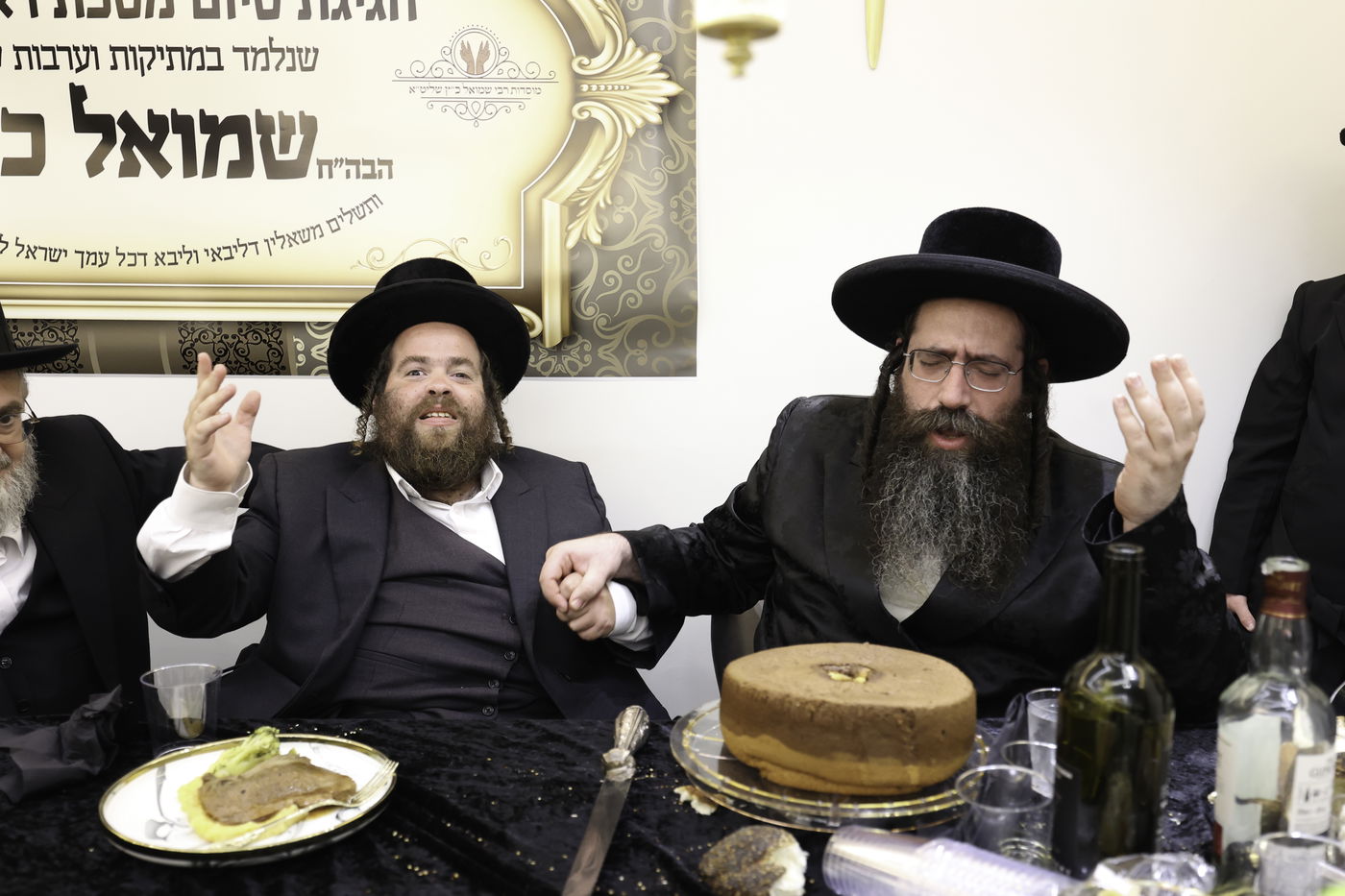 שמוליק כץ חגג סיום מסכת עם אוהדיו ומקורביו | צפו בתיעוד