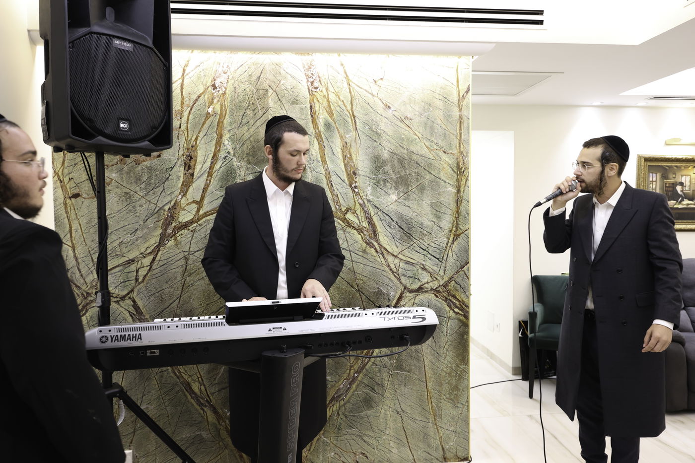 שמוליק כץ חגג סיום מסכת עם אוהדיו ומקורביו | צפו בתיעוד