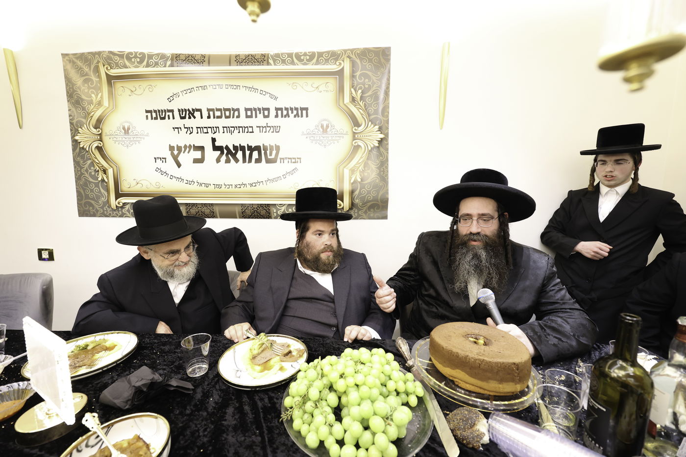 שמוליק כץ חגג סיום מסכת עם אוהדיו ומקורביו | צפו בתיעוד