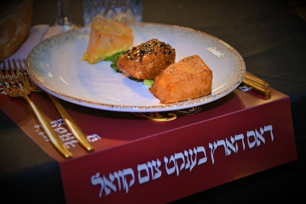 מעמד "געטריי פארן רעבי'ן" בראשות הגרי"מ שכטר | צפו