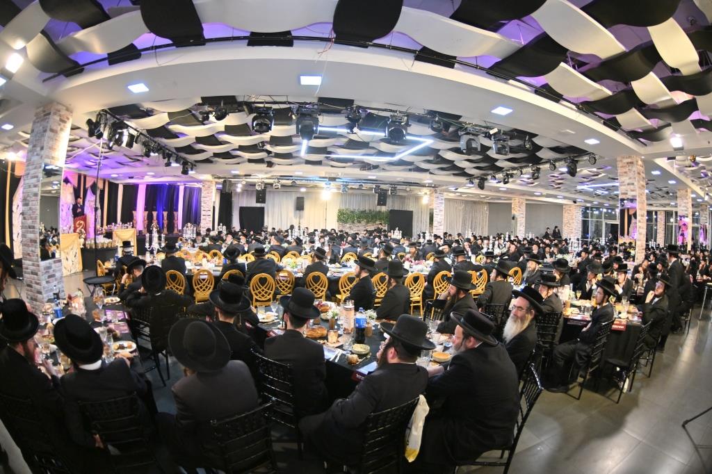 מעמד "געטריי פארן רעבי'ן" בראשות הגרי"מ שכטר | צפו