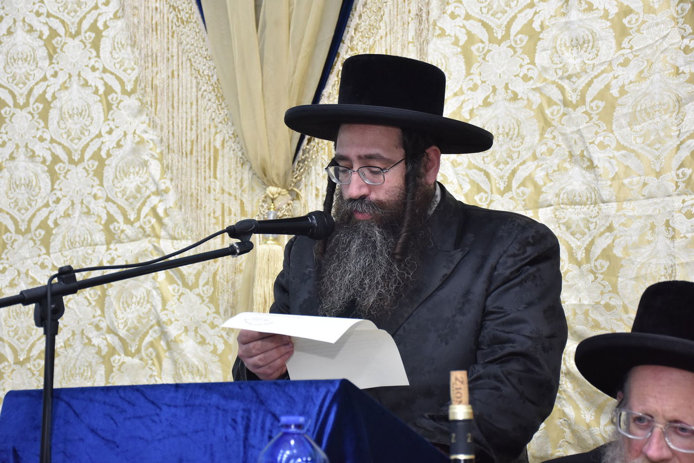 מעמד הכתרת הגר"מ שוורץ לרב קהילת קהל חסידים בצפון בני ברק