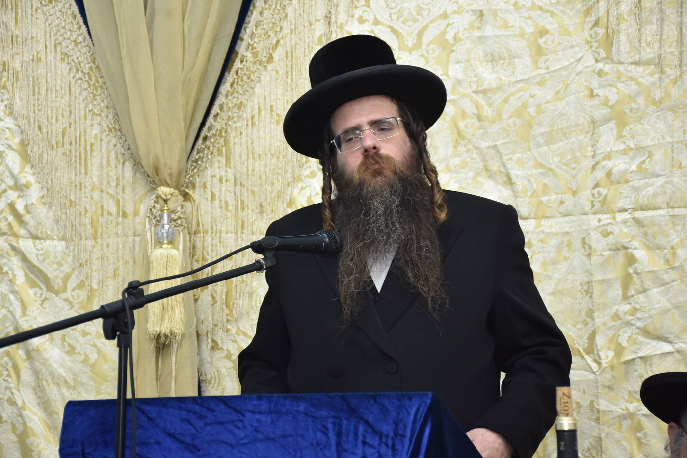 מעמד הכתרת הגר"מ שוורץ לרב קהילת קהל חסידים בצפון בני ברק