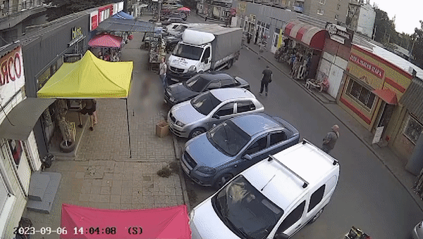 שישה עשר אזרחים נהרגו במתקפה רוסית באוקראינה | תיעוד